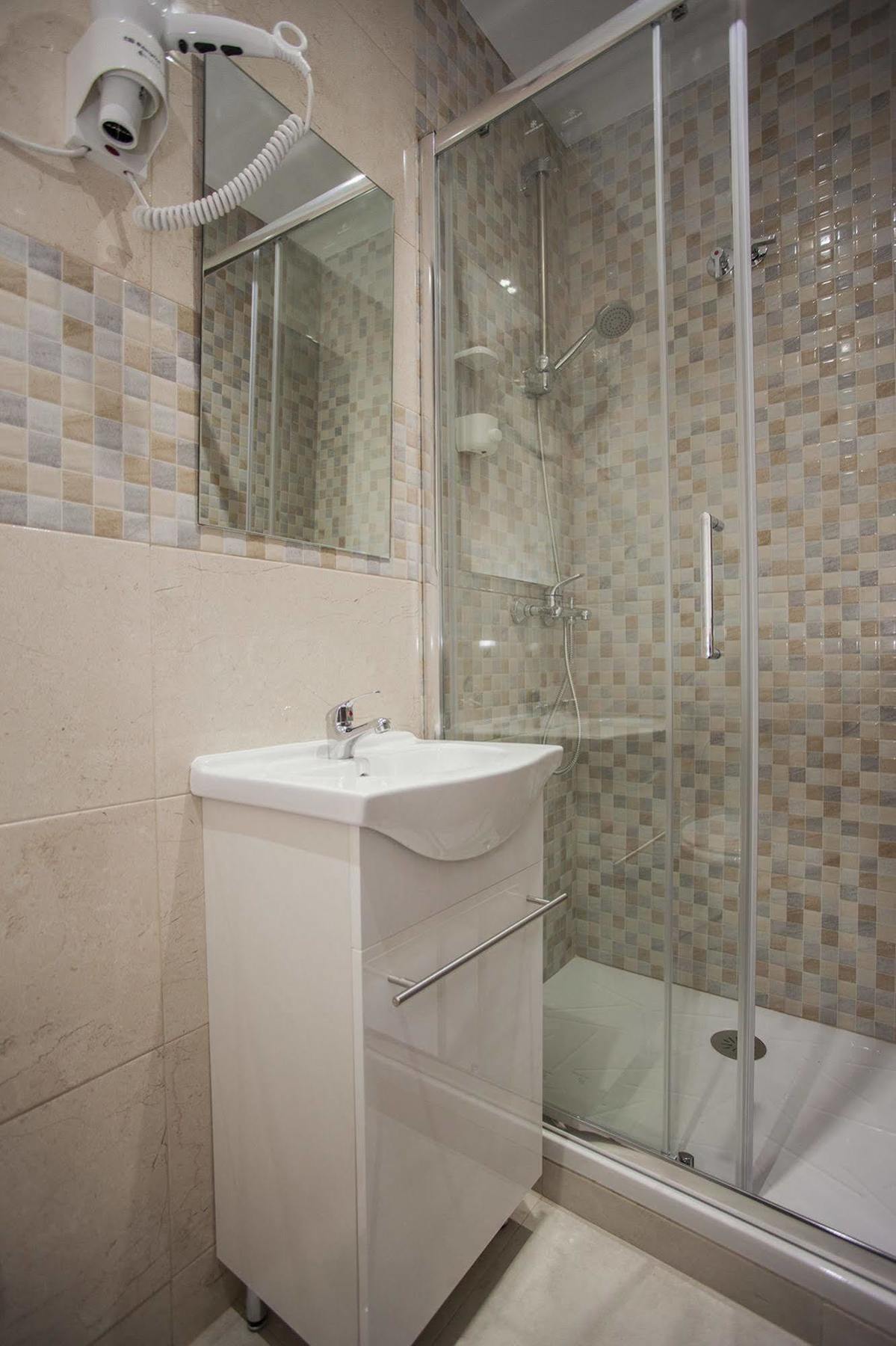 Hostal Rincon De Sol - Centro Madrid - Self Checkin מראה חיצוני תמונה